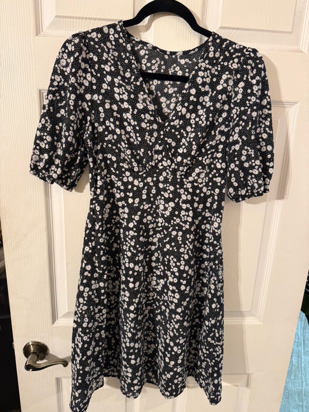 Navy Blue & White Floral Shein V-Neck Short Sleeve Dress
